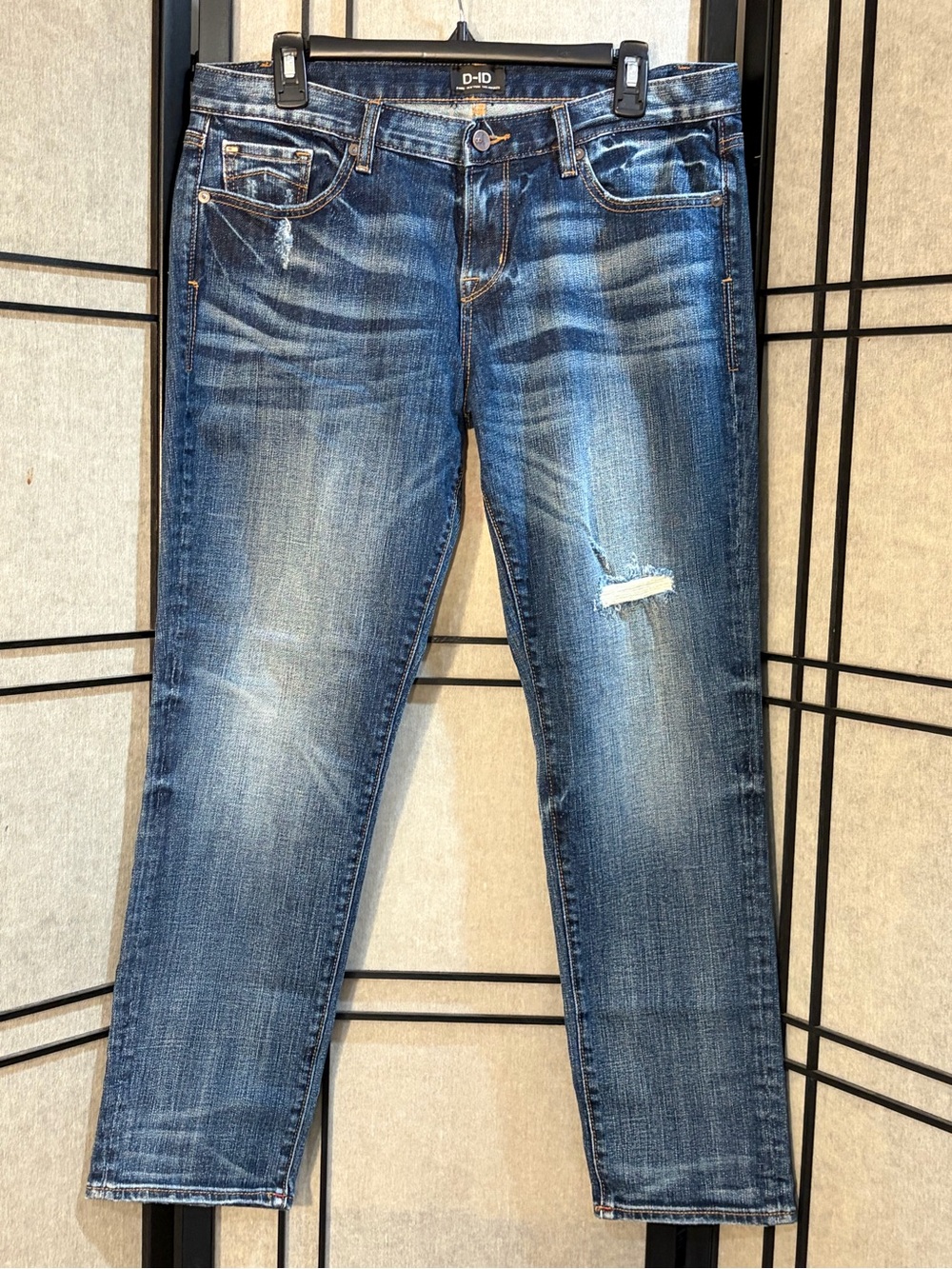 D-ID Melville Boyfriend Jeans Women’s Sz 29 X 28 Distressed Stone Wash Denim